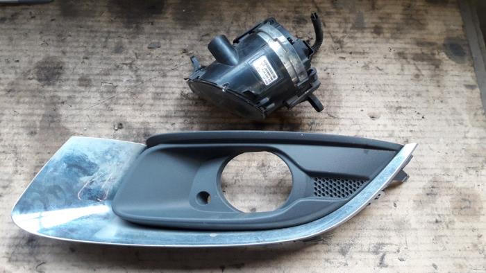 Używane Halogen lewy Opel Meriva (B) 1.4 16V Ecotec Cena na żądanie oferowane przez Autodemontage Joko B.V.