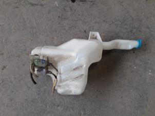 Used Front windscreen washer reservoir Suzuki SX4 (EY/GY) 1.6 16V VVT Comfort,Exclusive Autom. Price on request offered by Autodemontage Joko B.V.