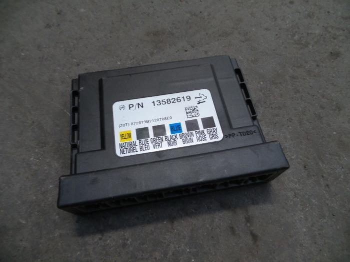Body control computer Chevrolet Aveo 1.2 16V 13582619 A12XER