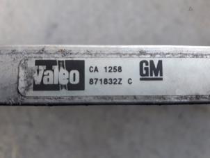 Klima Kondensor van een Opel Signum (F48) 2.2 DGI 16V 2004