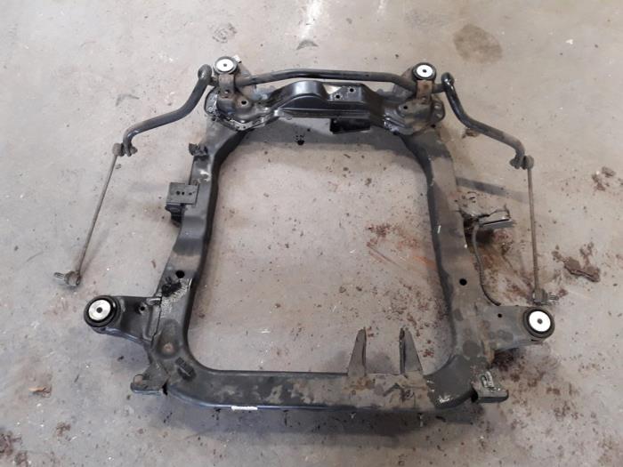 Subframe from a Opel Signum (F48) 2.2 DGI 16V 2004