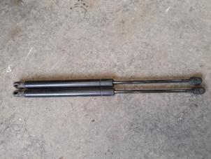 Used Rear gas strut, left Opel Signum (F48) 2.2 DGI 16V Price on request offered by Autodemontage Joko B.V.