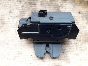 Used Tailgate lock mechanism Opel Signum (F48) 2.2 DGI 16V Price on request offered by Autodemontage Joko B.V.