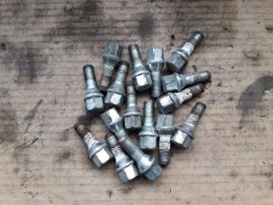Used Set of wheel bolts Citroen C2 (JM) 1.4 Price on request offered by Autodemontage Joko B.V.
