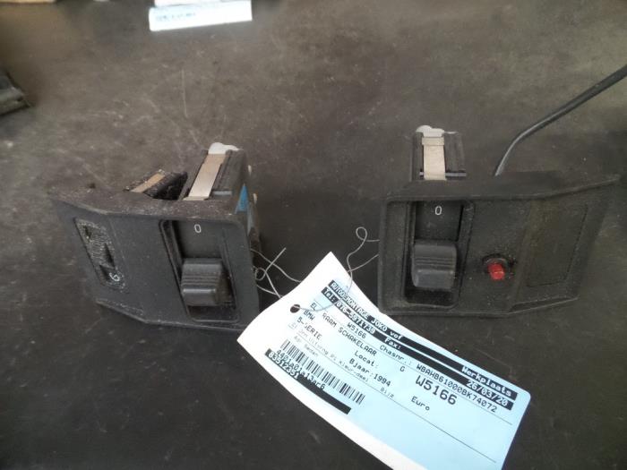 Usados Interruptor de ventanilla eléctrica BMW 5 serie (E34) 520i 24V Precio de solicitud ofrecido por Autodemontage Joko B.V.