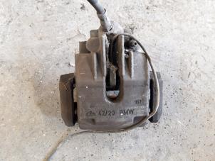 Used Rear brake calliper, right BMW 5 serie Touring (E61) 525d 24V Price on request offered by Autodemontage Joko B.V.