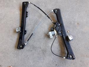 Used Window mechanism 4-door, front left BMW 5 serie Touring (E61) 525d 24V Price on request offered by Autodemontage Joko B.V.
