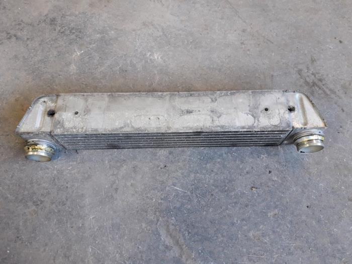 Usados Intercooler BMW 5 serie Touring (E61) 525d 24V Precio de solicitud ofrecido por Autodemontage Joko B.V.