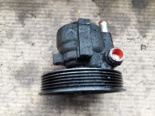 Used Power steering pump Renault Kangoo Express (FC) 1.5 dCi 60 Price on request offered by Autodemontage Joko B.V.
