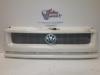 Grille from a Volkswagen Transporter/Caravelle T4, 1990 / 2003 2.5 TDI, Minibus, Diesel, 2.461cc, 75kW (102pk), FWD, ACV, 1996-03 / 2000-03, 70 1996