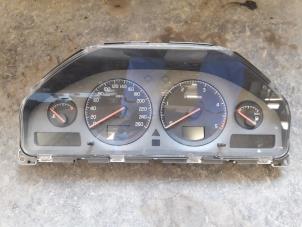 Used Instrument panel Volvo S80 (TR/TS) 2.5 D Price on request offered by Autodemontage Joko B.V.