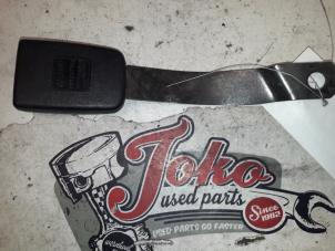 Used Front seatbelt buckle, centre Volkswagen Transporter T4 2.4 D Price on request offered by Autodemontage Joko B.V.
