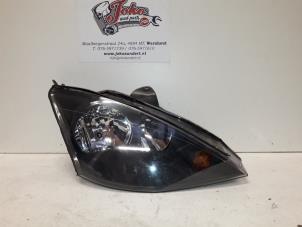 Used Headlight, right Ford Focus Price on request offered by Autodemontage Joko B.V.