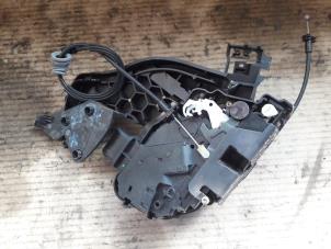 Used Rear door mechanism 4-door, right Volvo S40 (MS) 1.6 D 16V Price on request offered by Autodemontage Joko B.V.