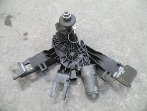 Used Rear wiper motor Peugeot 308 SW (L4/L9/LC/LJ/LR) 1.6 BlueHDi 120 Price on request offered by Autodemontage Joko B.V.