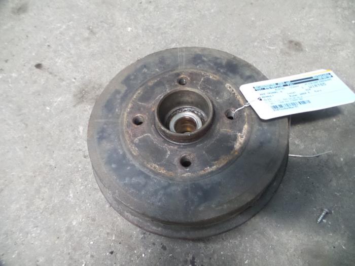 Rear brake drum from a Renault Clio II (BB/CB) 1.6 16V 2004