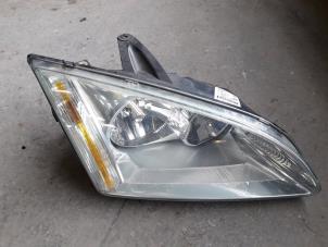 Used Headlight, right Ford Focus 2 1.6 TDCi 16V 90 Price on request offered by Autodemontage Joko B.V.