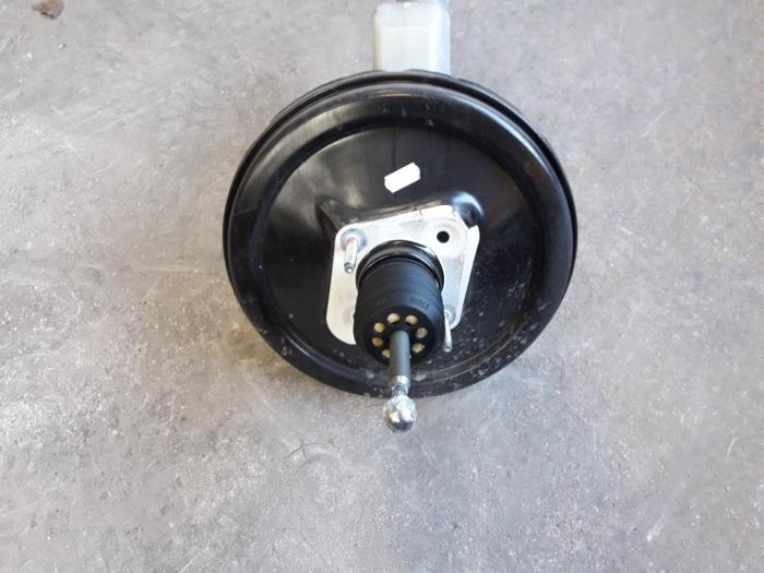 Usados Servofreno Alfa Romeo 147 (937) 1.6 Twin Spark 16V Precio de solicitud ofrecido por Autodemontage Joko B.V.