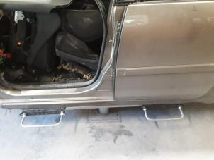 Used Sill, left Citroen C4 Picasso (UD/UE/UF) 1.6 HDiF 16V 110 Price on request offered by Autodemontage Joko B.V.