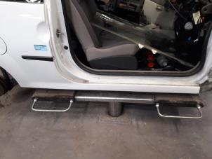 Used Sill, right Renault Twingo II (CN) 1.5 dCi 70 Price on request offered by Autodemontage Joko B.V.