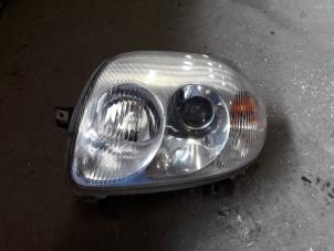 Used Headlight, left Renault Clio II (BB/CB) 1.4 Price on request offered by Autodemontage Joko B.V.