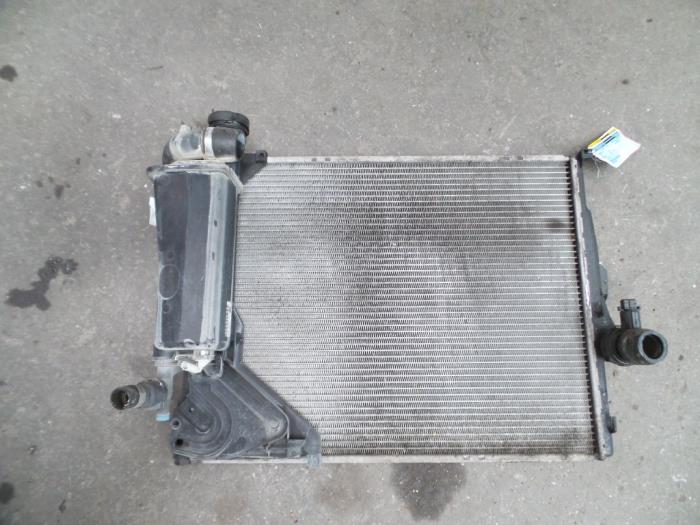 Usagé Radiateur BMW 3 serie (E46/4) 316i Prix sur demande proposé par Autodemontage Joko B.V.