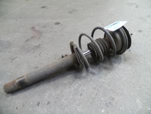 Used Front shock absorber rod, right BMW 3 serie (E46/4) 316i Price on request offered by Autodemontage Joko B.V.