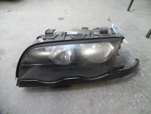 Used Headlight, left BMW 3 serie (E46/4) 316i Price on request offered by Autodemontage Joko B.V.