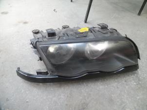 Used Headlight, right BMW 3 serie (E46/4) 316i Price on request offered by Autodemontage Joko B.V.