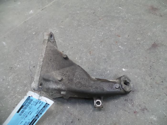 Used Engine mount BMW 3 serie (E46/4) 316i Price on request offered by Autodemontage Joko B.V.