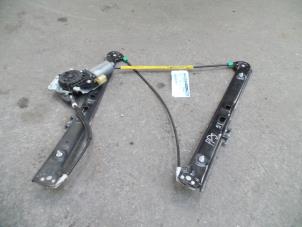 Used Window mechanism 4-door, front right BMW 3 serie (E46/4) 316i Price on request offered by Autodemontage Joko B.V.