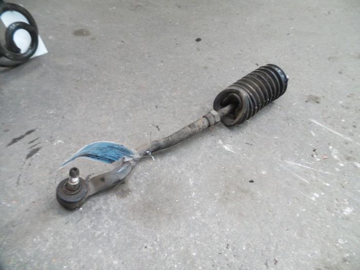 Tie rod end, left from a BMW 3 serie (E46/4) 316i 2001