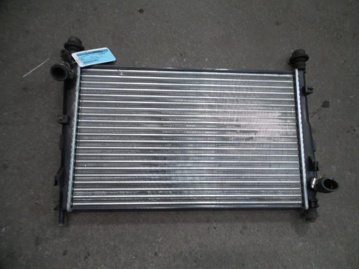 Used Radiator Ford Mondeo III 2.5 V6 24V Price on request offered by Autodemontage Joko B.V.