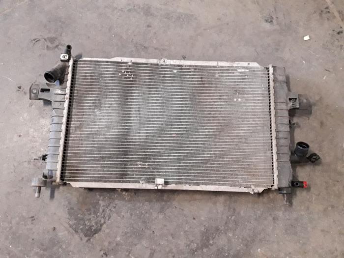 Usagé Radiateur Opel Astra H (L48) 1.3 CDTI 16V Ecotec Prix sur demande proposé par Autodemontage Joko B.V.
