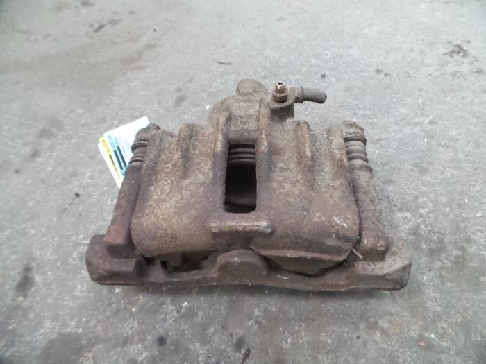 Gebrauchte Bremszange links vorne Landrover Freelander Hard Top 2.0 di Preis auf Anfrage angeboten von Autodemontage Joko B.V.