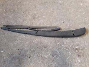 Used Rear wiper arm Volkswagen Passat Variant (3B6) 1.9 TDI 130 Price on request offered by Autodemontage Joko B.V.