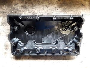 Used Rocker cover Volkswagen Passat Variant (3B6) 1.9 TDI 130 Price on request offered by Autodemontage Joko B.V.