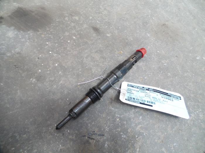 Usagé Injecteurs Ford Mondeo III Wagon 2.0 TDCi 130 16V Prix sur demande proposé par Autodemontage Joko B.V.
