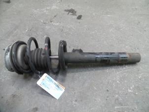 Used Front shock absorber rod, left BMW 3 serie (E46/4) 330i 24V Price on request offered by Autodemontage Joko B.V.