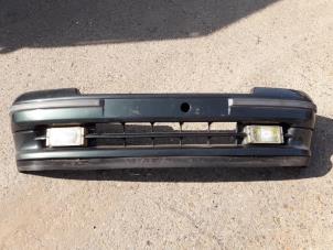 Used Front bumper Renault Clio (B/C57/357/557/577) 1.4i RN,RT Kat. Price on request offered by Autodemontage Joko B.V.