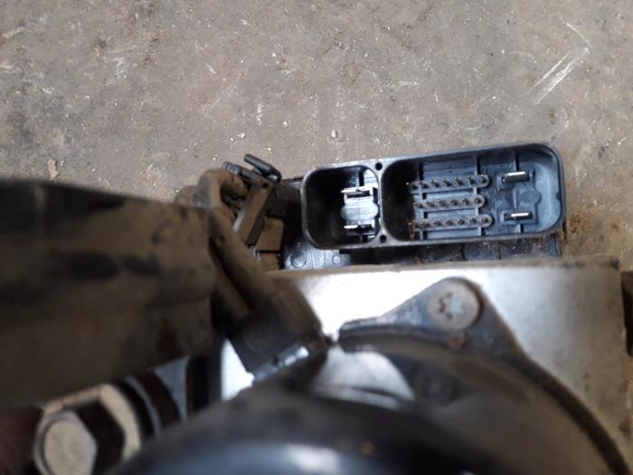 Usagé Bloc ABS Jeep Cherokee/Liberty (KJ) 3.7 V6 24V Prix sur demande proposé par Autodemontage Joko B.V.
