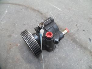 Used Power steering pump Renault Scénic I (JA) 2.0 16V IDE Price on request offered by Autodemontage Joko B.V.