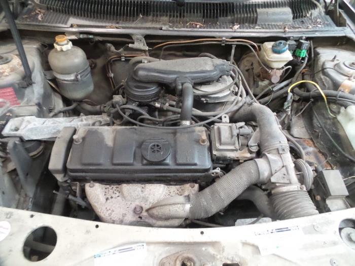 Engine from a Peugeot 205 II (20A/C) 1.1 XE,GE,XL,GL,XR,GR 1991