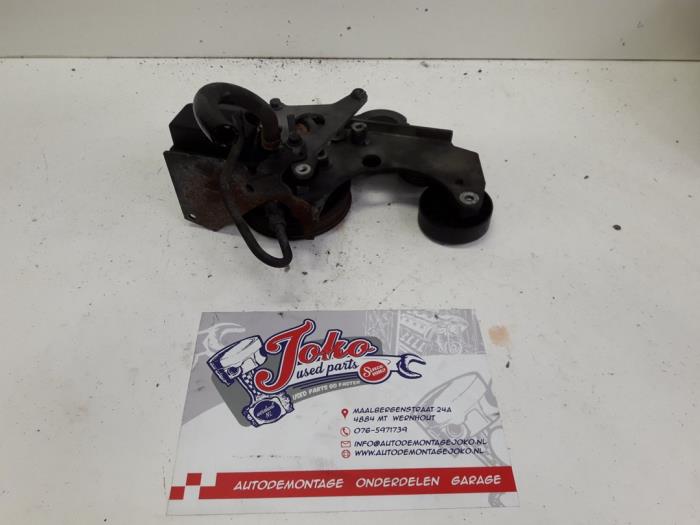 Power steering pump from a Volvo 850 1993