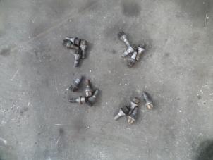 Used Set of wheel bolts Renault Clio IV (5R) 1.5 Energy dCi 90 FAP Price on request offered by Autodemontage Joko B.V.
