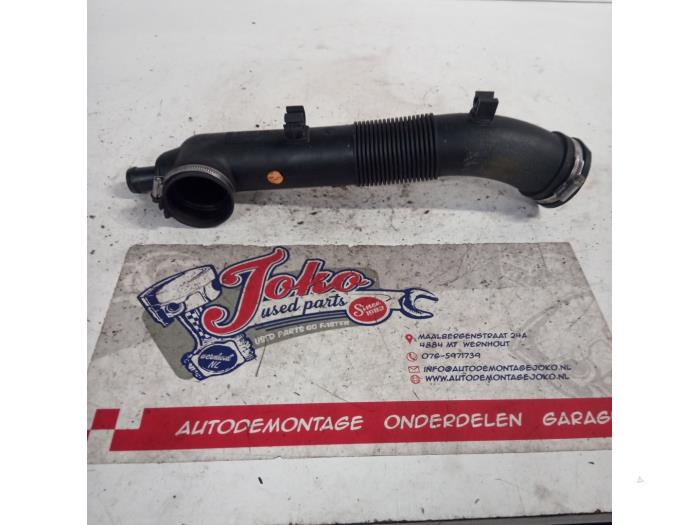 Air intake hose from a Opel Corsa C (F08/68) 1.0 12V Twin Port 2005