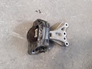 Used Engine mount Peugeot 208 I (CA/CC/CK/CL) 1.2 Vti 12V PureTech 82 Price on request offered by Autodemontage Joko B.V.