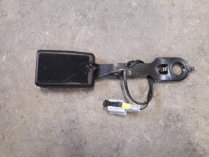Used Front seatbelt buckle, right Peugeot 208 I (CA/CC/CK/CL) 1.2 Vti 12V PureTech 82 Price on request offered by Autodemontage Joko B.V.