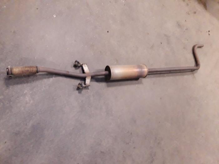 Gebrauchte Auspuff Mitteldämpfer Peugeot 208 I (CA/CC/CK/CL) 1.2 Vti 12V PureTech 82 Preis auf Anfrage angeboten von Autodemontage Joko B.V.