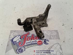 Engine mount from a Ford Focus 3 1.6 TDCi 95 2012